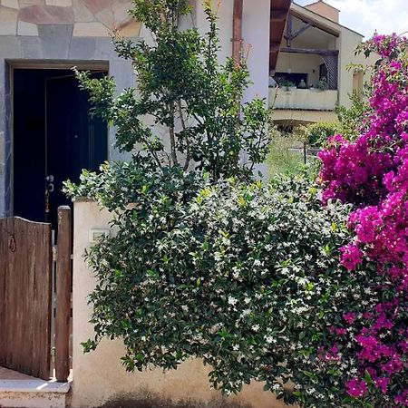 8 Via V. Monti Villa Loiri Porto San Paolo Dış mekan fotoğraf