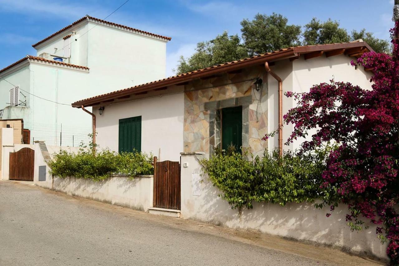 8 Via V. Monti Villa Loiri Porto San Paolo Dış mekan fotoğraf